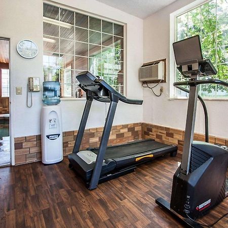 Comfort Suites Clackamas Bagian luar foto