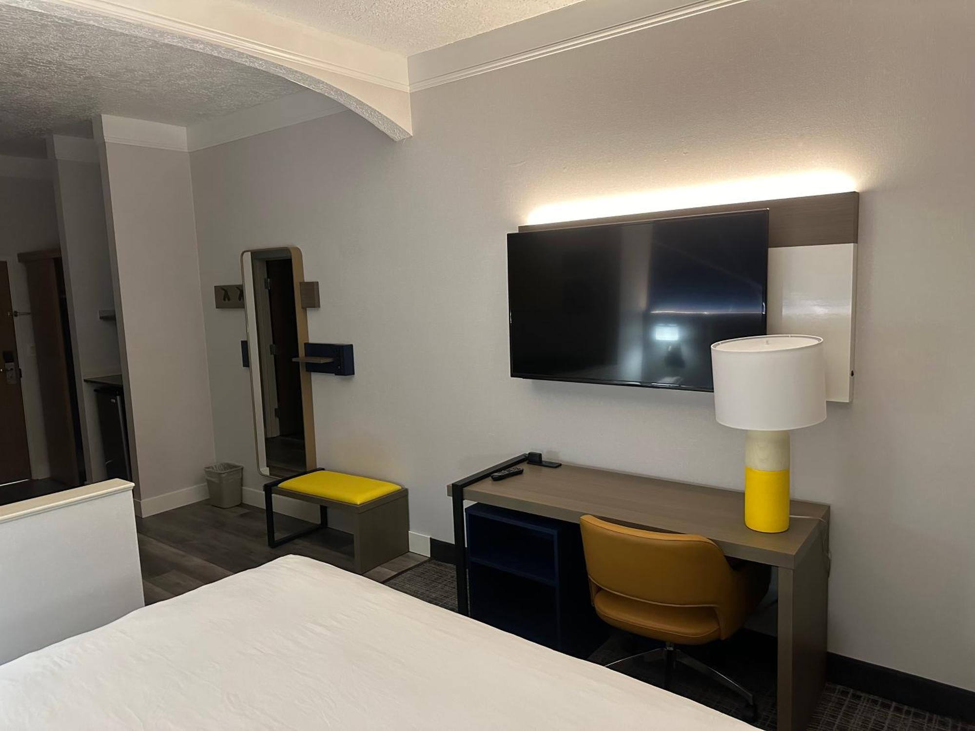 Comfort Suites Clackamas Bagian luar foto