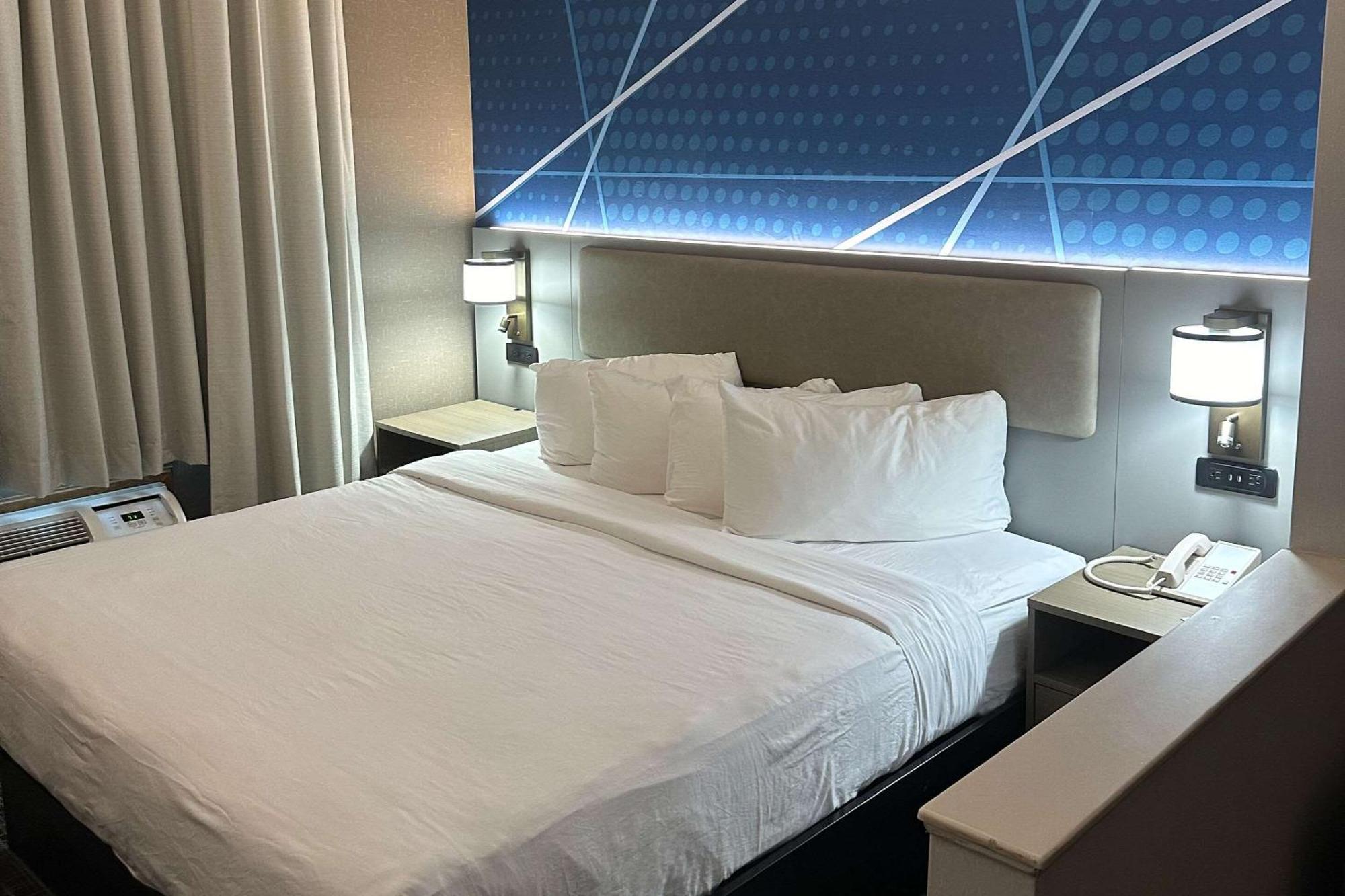Comfort Suites Clackamas Bagian luar foto