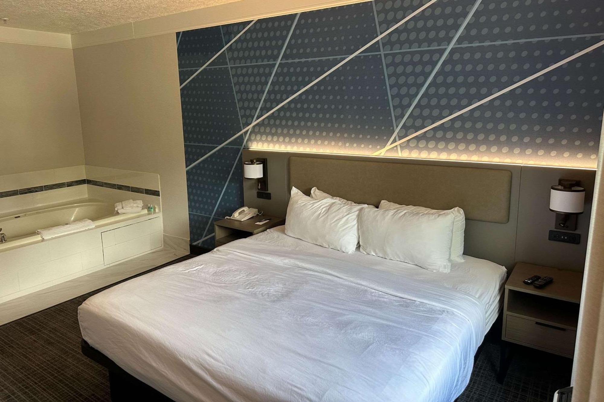 Comfort Suites Clackamas Bagian luar foto